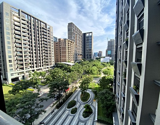 青埔高鐵站前廣場旁,精美飯店宒3房車 - Image 12