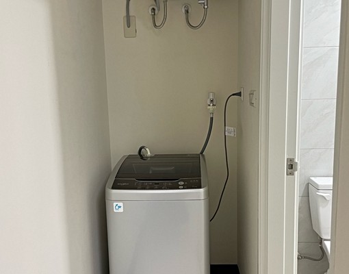 電梯~新裝潢獨立套房~獨立洗衣機 - Image 2