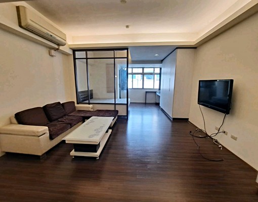 福星公園一房一廳大套房可租補 - Image 1