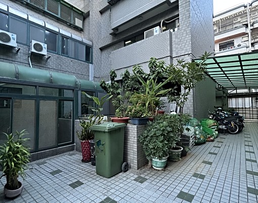 西屯市政府站❤️四房二衛大坪數❤️無傢俱空間好利用 - Image 12