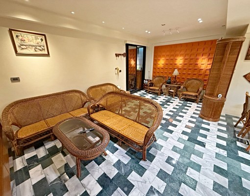 美麗島華南市場｜設計師的家｜復古美三房 - Image 1