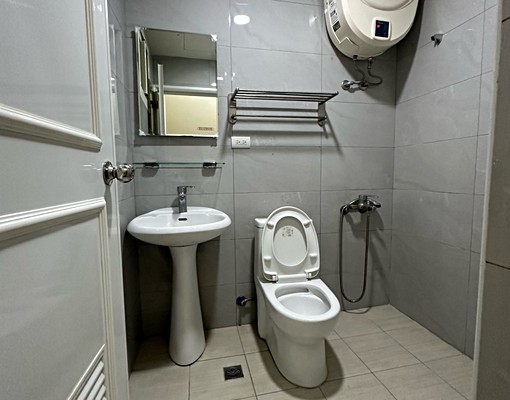 可租補,電一度3.5元,一卡皮箱即住 - Image 9