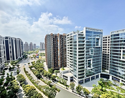 👉高鐵站前⭐全新未住✨高樓層邊間精美3房+車 - Image 1