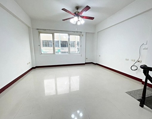 店住合一/可申請營登/可租補/安中路聚市賺錢金店面 - Image 4