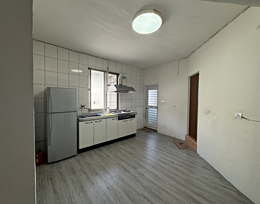 小港區|近高餐2房室內大空間公寓|免仲可租補 - Image 2