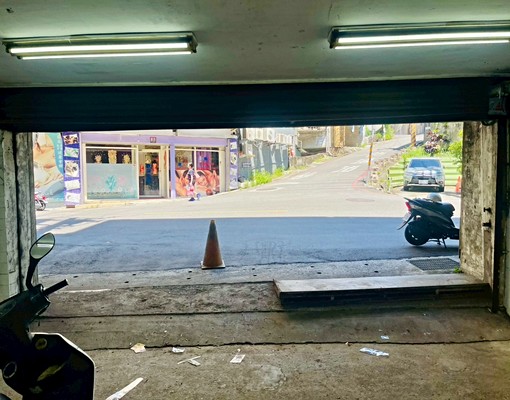 中和南勢角捷運▲忠孝街▲面寬金店 - Image 1