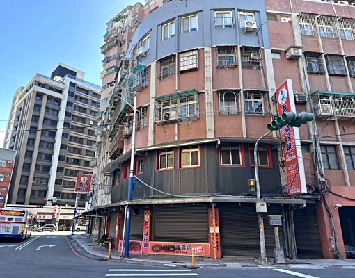 近徐匯捷運站中山一路2樓適辦公室工作室倉庫 - Image 1