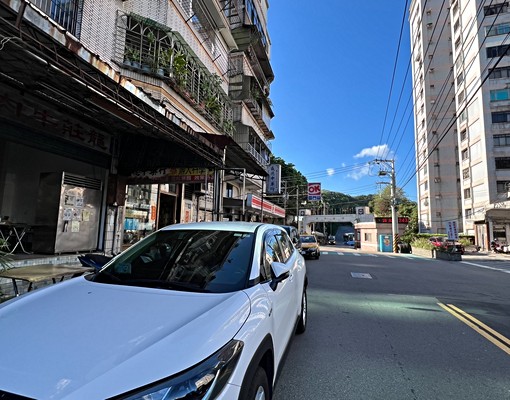 國家新城臨路金店面公車總站對面 - Image 2