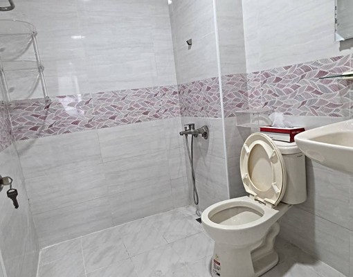 二苓市場及公園旁全新整修公寓 - Image 11