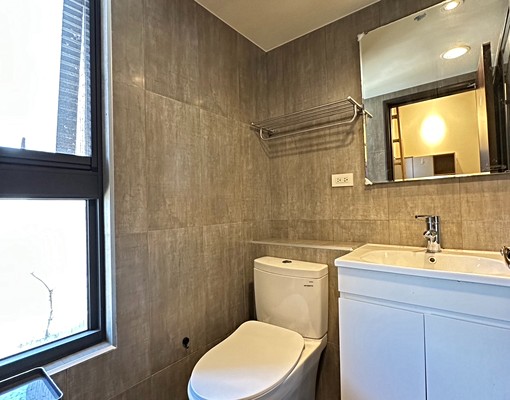 TO免仲可補助|中路商圈獨立陽台景觀套房 - Image 4