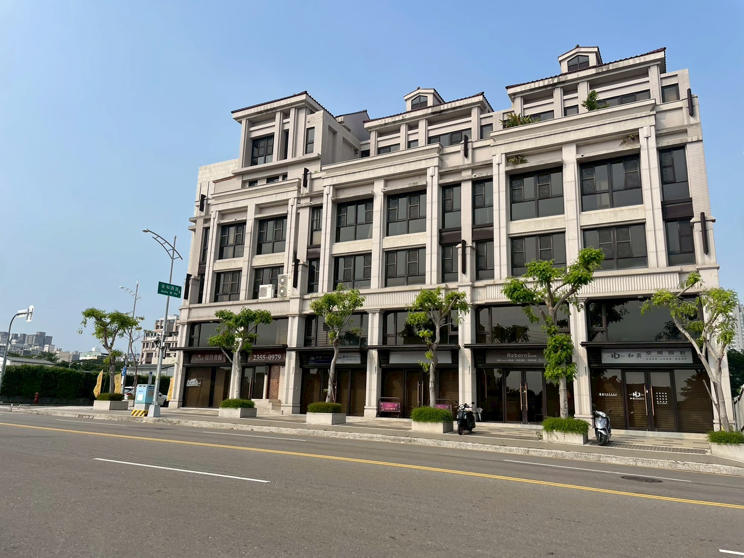 朝馬路電梯透天店墅*看屋請找我