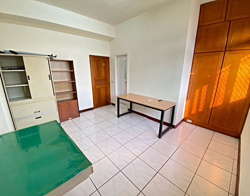 南屯烏日整棟透天🏅秒殺四房🏅可租補戶籍🏅雙車位 - Image 12