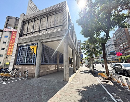 中正紀念*南門市場中正學區採光三房*可住辦*建中 - Image 13