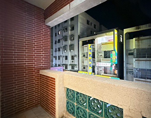 中工三路透天店面住家可整棟可分層承租誠可議價可談家具台電計費 - Image 11