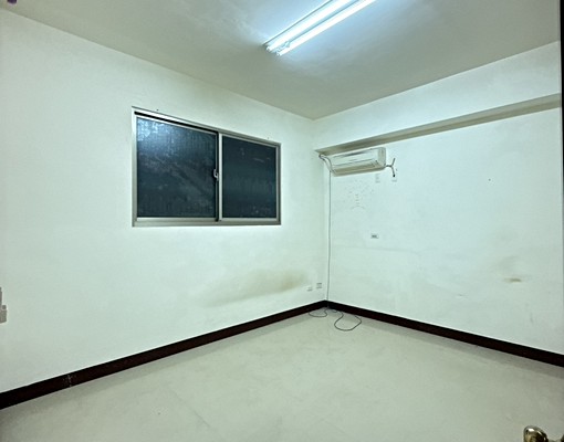 中工三路透天店面住家可整棟可分層承租誠可議價可談家具台電計費 - Image 13