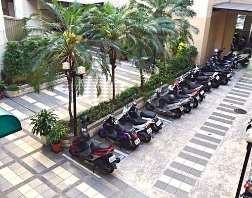 文藻金典電梯套房(樓中樓)一卡皮箱入住 - Image 1