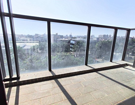 租客免仲介費,捷運A8站+A9站,3+1房,雙車位。 - Image 8