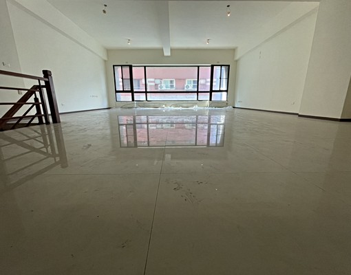 鹽埕O2站近駁二觀光熱區大面寬電梯透店 - Image 3