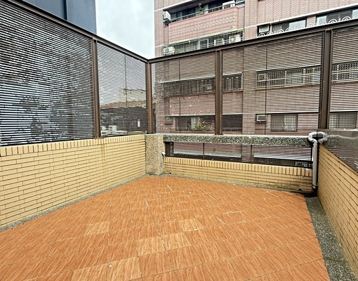 鹽埕O2站近駁二觀光熱區大面寬電梯透店 - Image 14