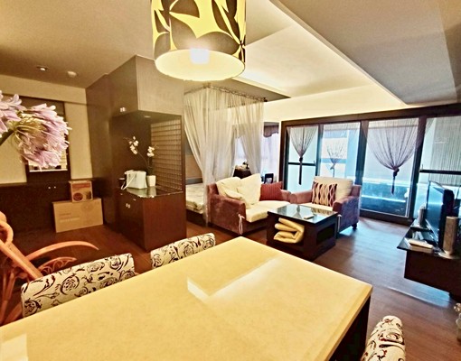 可雙租補✨台水電✨大坪數套房✨獨立溫泉池✨夜景星空房✨精裝潢 - Image 1