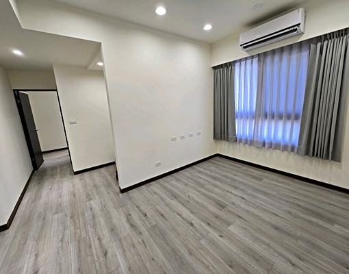 成蘆橋旁!全新裝潢未入住!雙衛浴雙陽台!三房平面大車位! - Image 2