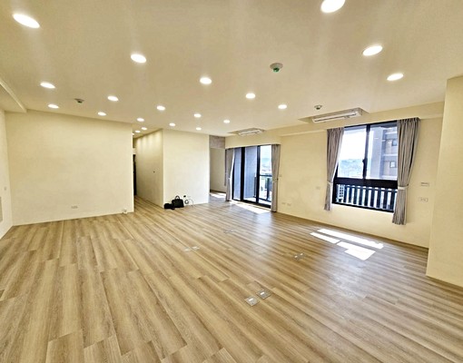 可住辦全新交屋國泰醫院旁三改一房一大廳空間含車位及管理費 - Image 5