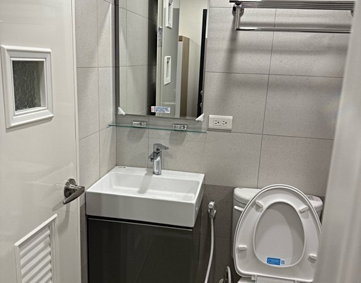 全新裝潢～近台茂！電梯套房～唯一露台戶（可貓咪租補） - Image 7