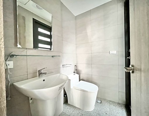 可租補💎絕美大透天💎質感木地板💎門前車位💎空屋 - Image 9