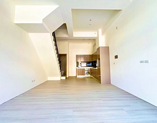 可租補💎絕美大透天💎質感木地板💎門前車位💎空屋 - 591租屋網 - Image 1