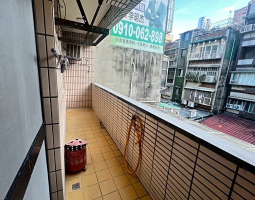 集美商圈黃金樓層三房前後陽台(可租補) - Image 7