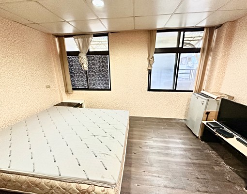 府中低樓層對外窗有垃圾處理可租補 - Image 2