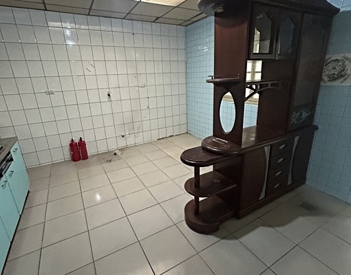 最難得一樓住家在南區四房空間大前後庭院有廚房有免費停車位 - Image 10