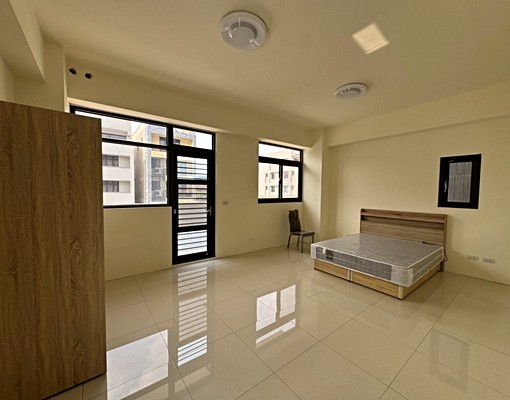 南興公園超巨★20坪電豪華大套房+20坪無敵大露台，附傢俱電 - Image 8