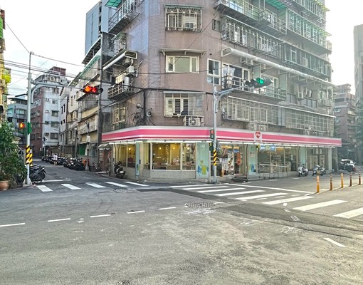 景平捷運站旁邊間方正公寓3樓可開伙 - Image 11