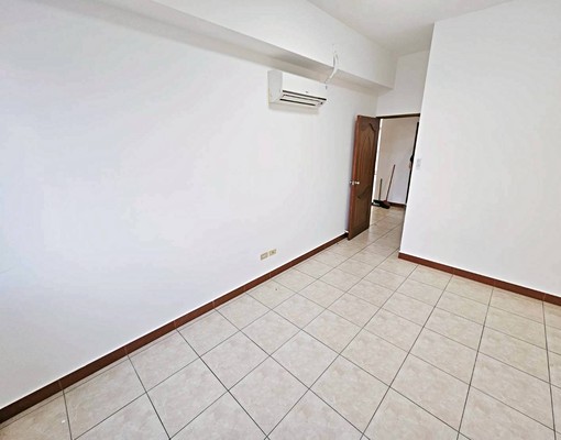 中和/可報稅租補入籍/現況交屋格局方正/採光通風雙陽台/機能 - Image 8