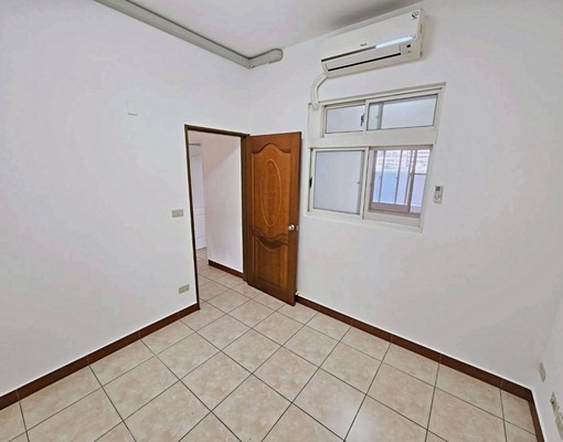 中和/可報稅租補入籍/現況交屋格局方正/採光通風雙陽台/機能 - Image 10