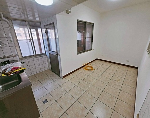中和/可報稅租補入籍/現況交屋格局方正/採光通風雙陽台/機能 - Image 13