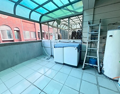 近巨城全新傢俱分租套房(無對外窗、可貓、可租補、可報稅) - Image 6