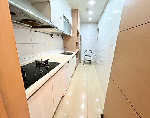 西屯漢口商圈文華真品2房平面車位出租 - Image 9