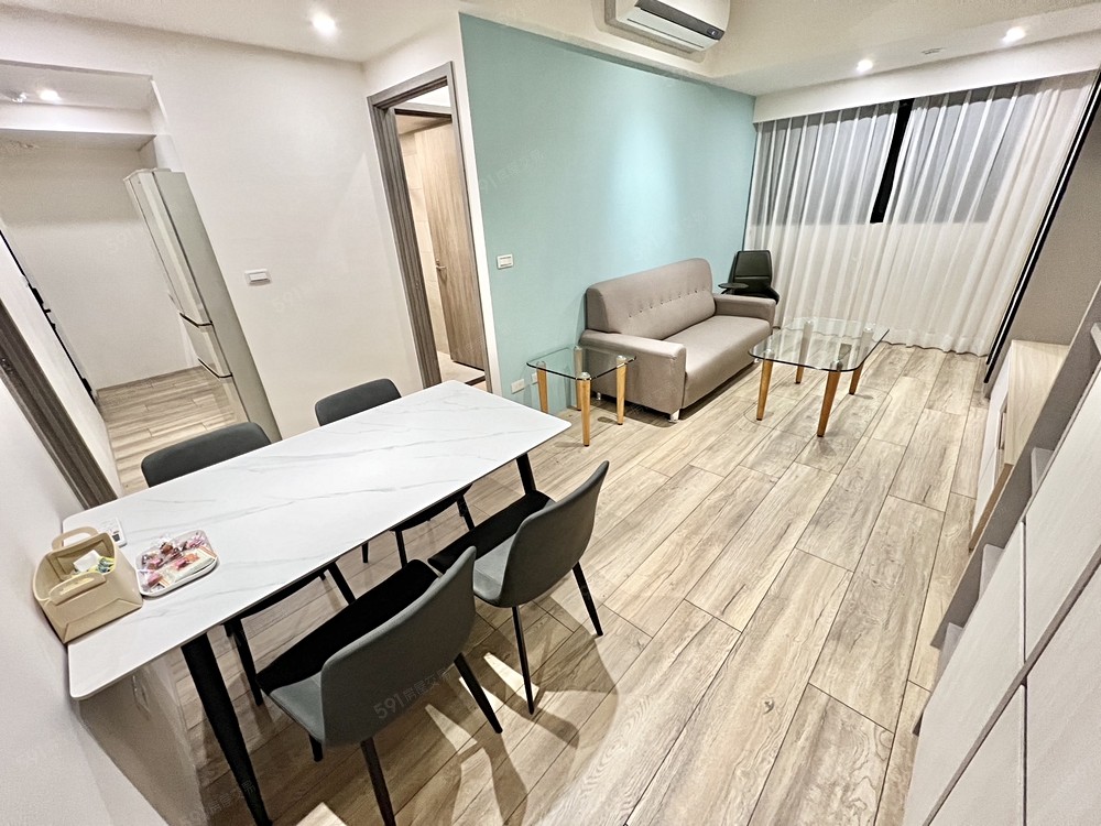 白天採光很好 照片是晚上拍的!