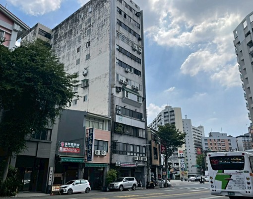 專|商用不動產可八大主附使用百坪挑高約10米可配件 - Image 2