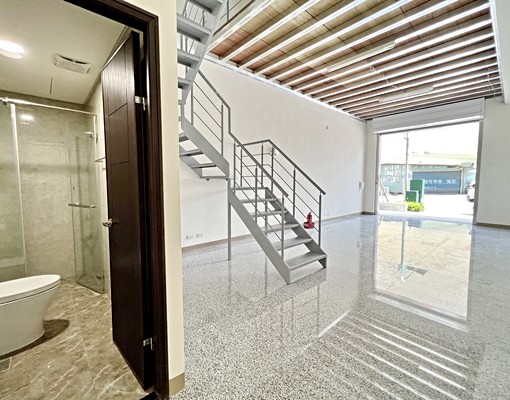 ✪捷運鳳山國中站✪捷仕堡金店面1+2樓 - Image 3