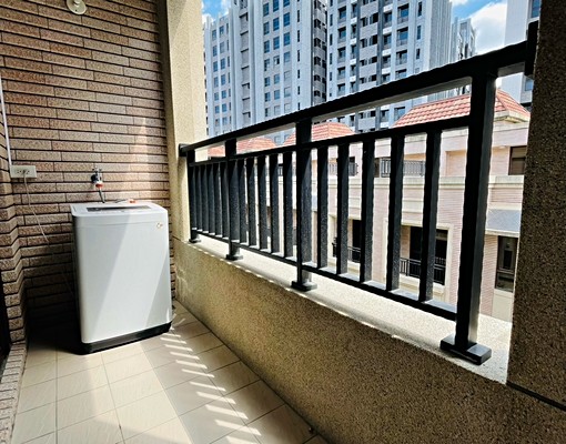 電梯大套房/店面｜獨洗獨曬大陽台｜有垃圾子母車附室內機車位 - Image 4