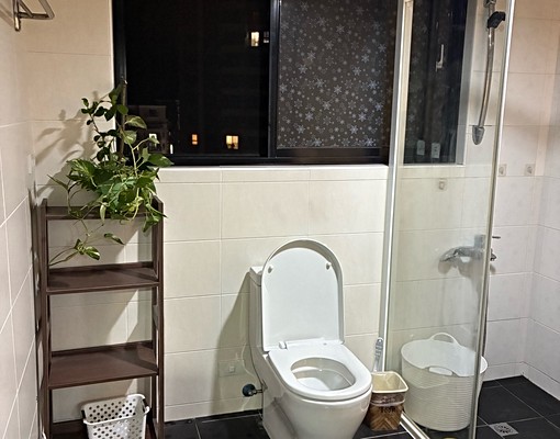 挑高一房一廳7樓含網路TV～獨曬陽台可租補 - Image 3