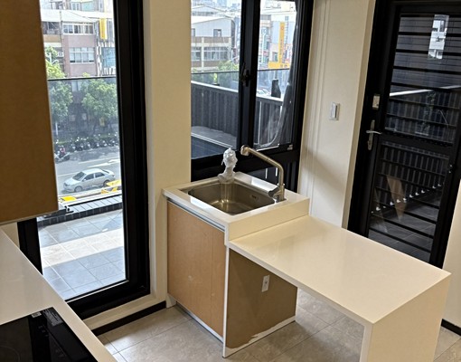 全新裝潢，附冷氣，全新屋況。 - Image 7