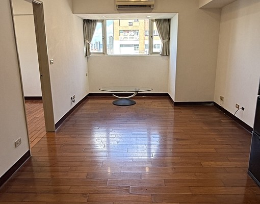 捷運新埔站公園旁稀有2房 - Image 1