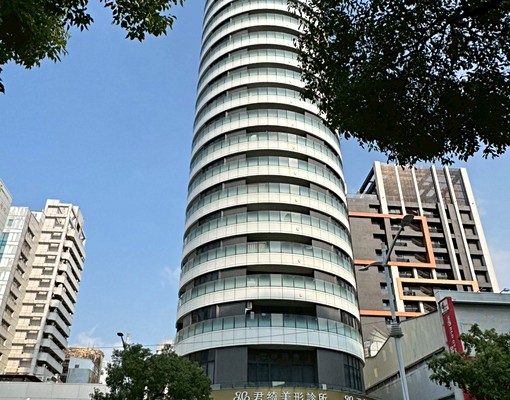 巨蛋商圈~博愛香榭超高樓層2房+車位 - Image 1