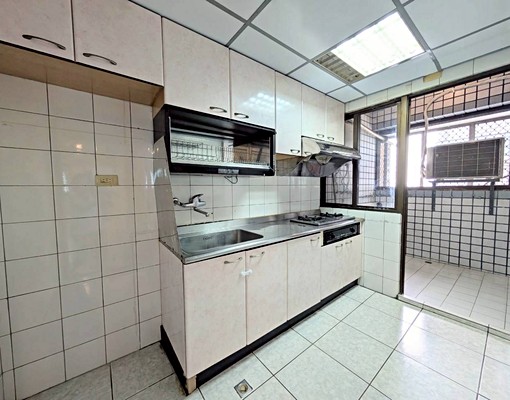 🏡豐原皇家社區|大三房+平面車位💰月租3萬含管理 - Image 9