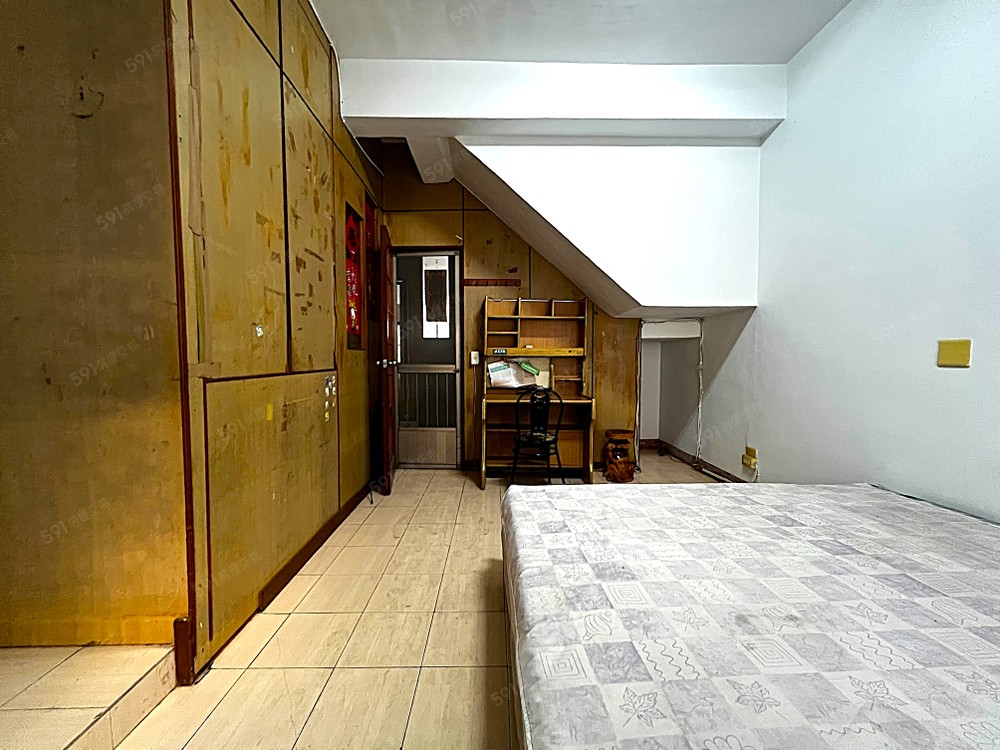 2-2 租金8000元 套房