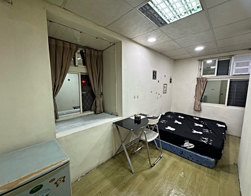 低樓層採光便宜套房 - Image 1